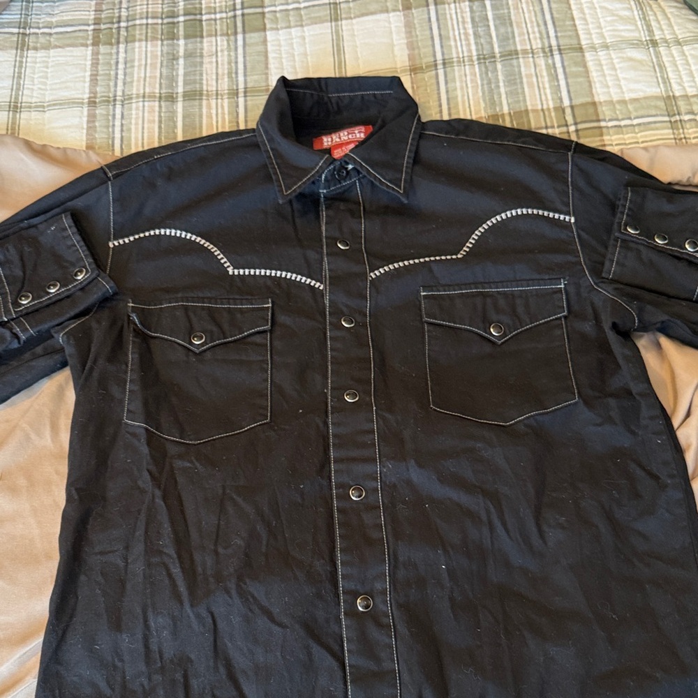 Stylish Black Button-Down Shirt with Western Stitching